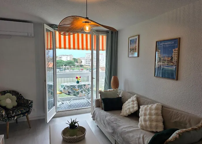 With View And Terrace In * Fréjus